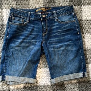 Bermuda style junior shorts Arizona size 9